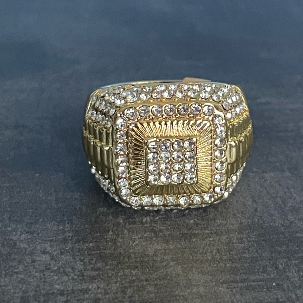 Over size bling fashion ring